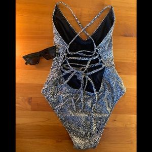 Tie-back One Piece Swimsuit